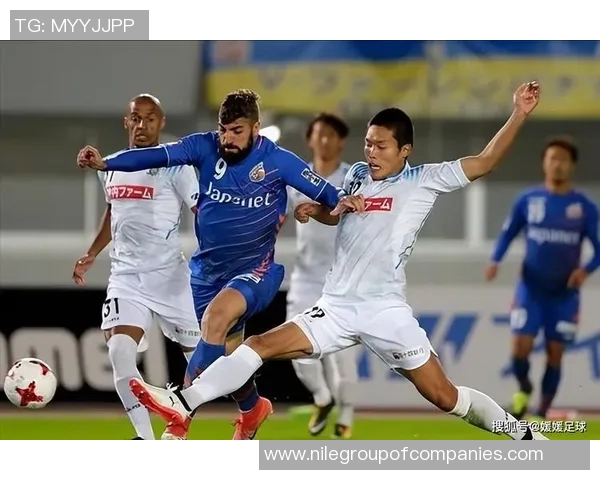 长崎航海与清水鼓动的精彩对决展现足球魅力与团队精神的较量