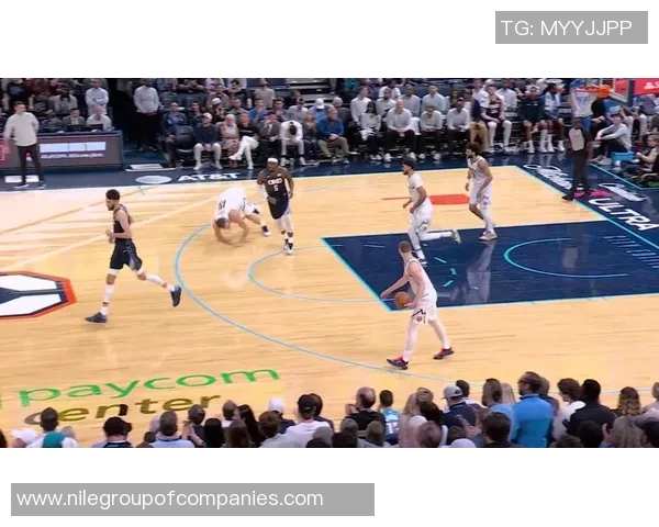 雷霆对阵掘金精彩直播回顾及赛后分析12月15日赛事全记录